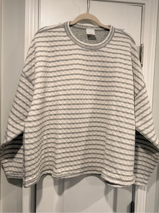 J. Crew Tops - NWOT J. Crew Size 3X Gray Cream Reversible Quilted Striped Crew Sweatshirt